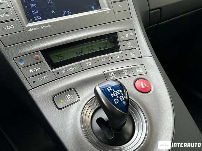 Toyota Prius 36 interauto-car