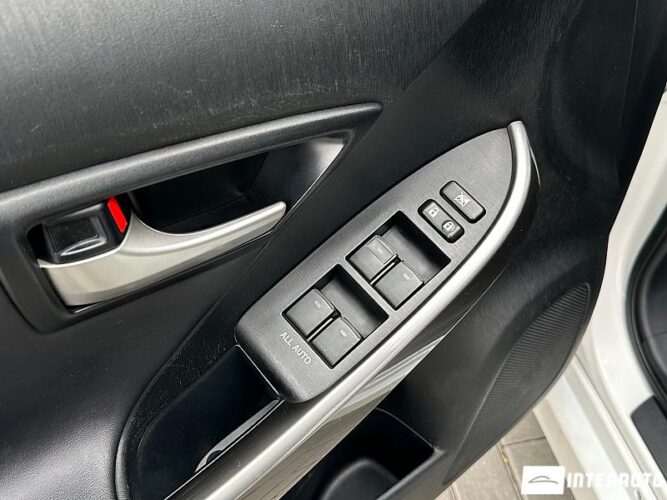 Toyota Prius 31 interauto-car