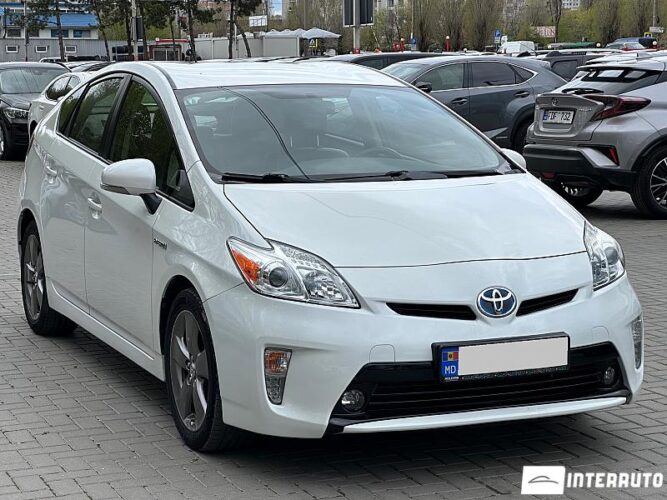 Toyota Prius 28 interauto-car