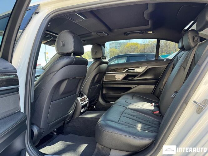 BMW 740e 41 interauto-car