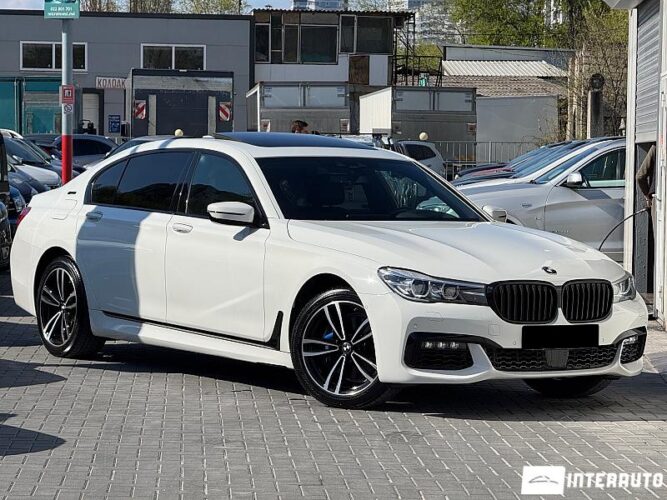 BMW 740e 35 interauto-car