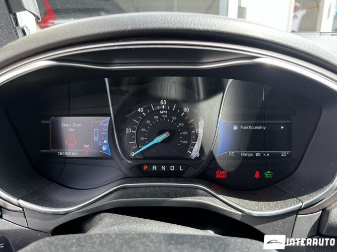 Ford Fusion 37 interauto-car