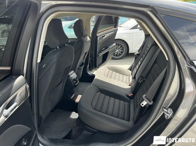 Ford Fusion 44 interauto-car