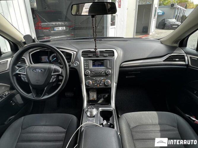Ford Fusion 36 interauto-car