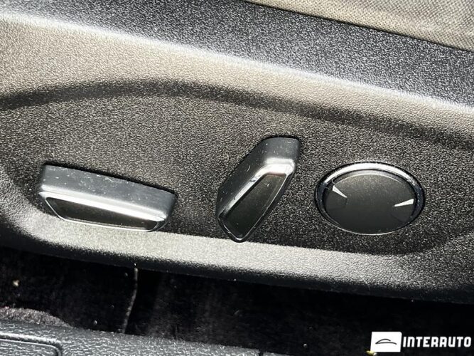 Ford Fusion 42 interauto-car