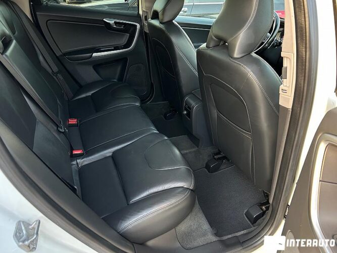 Volvo XC 60 53 interauto-car