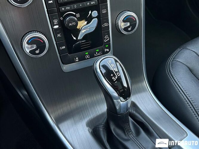 Volvo XC 60 50 interauto-car