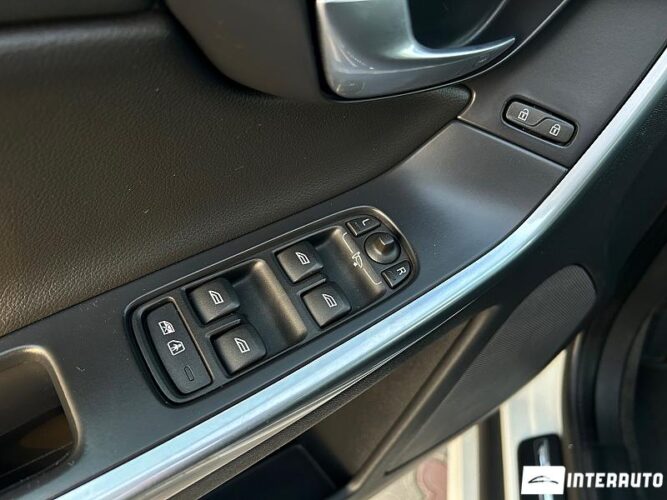 Volvo XC 60 40 interauto-car