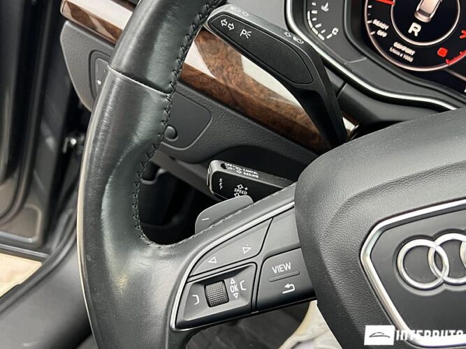 Audi Q5 46 interauto-car