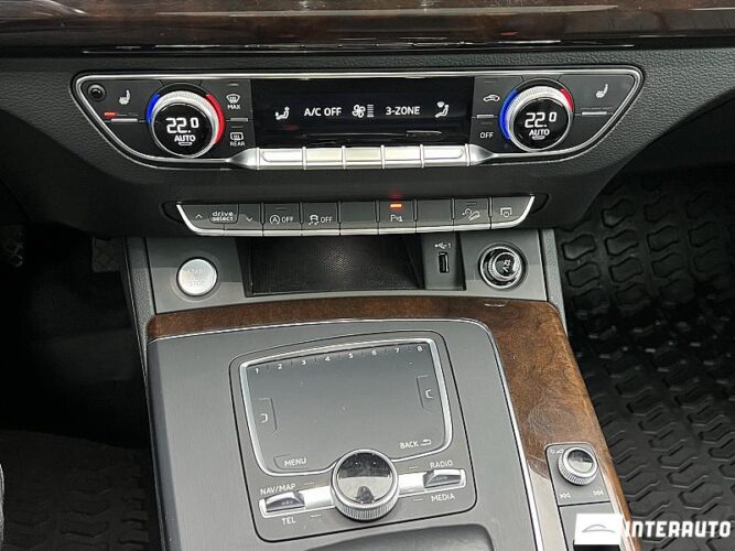 Audi Q5 52 interauto-car