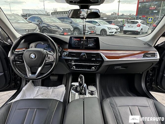 BMW 530e 37 interauto-car