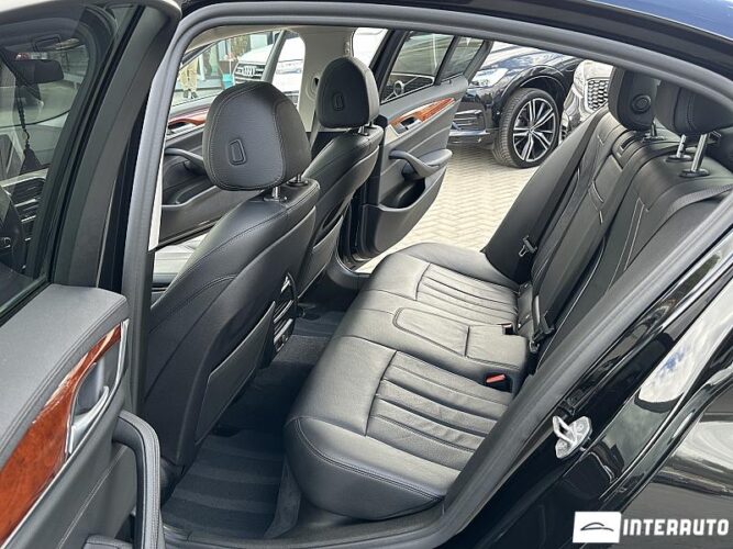 BMW 530e 44 interauto-car