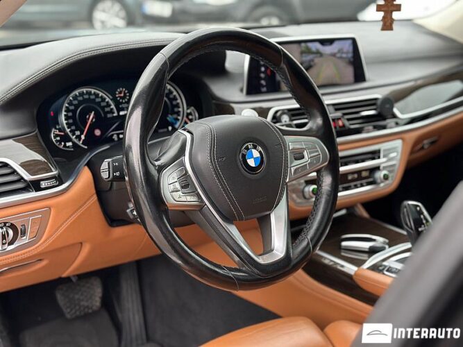BMW 740e 44 interauto-car