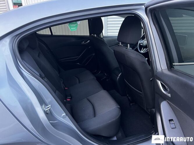 Mazda 3 37 interauto-car