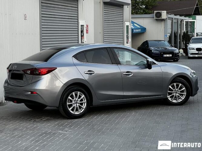 Mazda 3 32 interauto-car