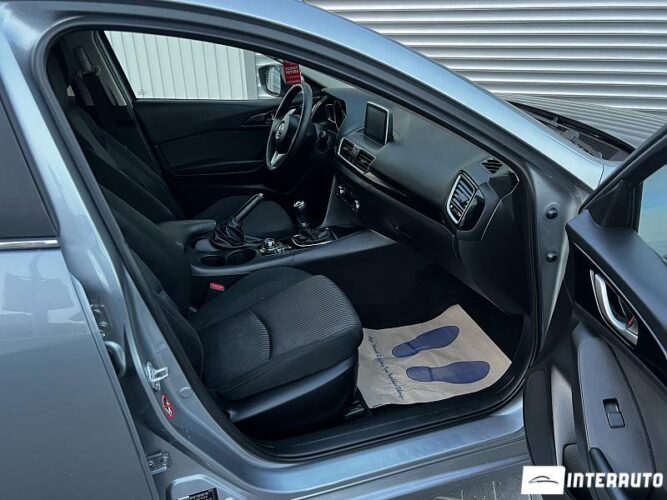 Mazda 3 35 interauto-car