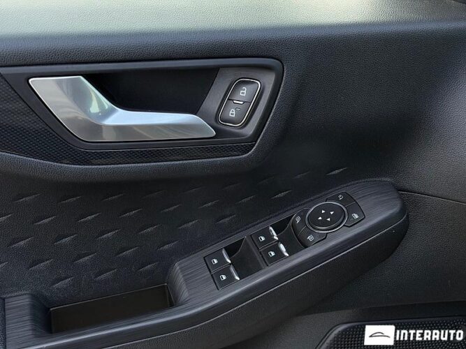 Ford Kuga 39 interauto-car