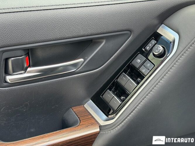 Toyota Land Cruiser 50 interauto-car