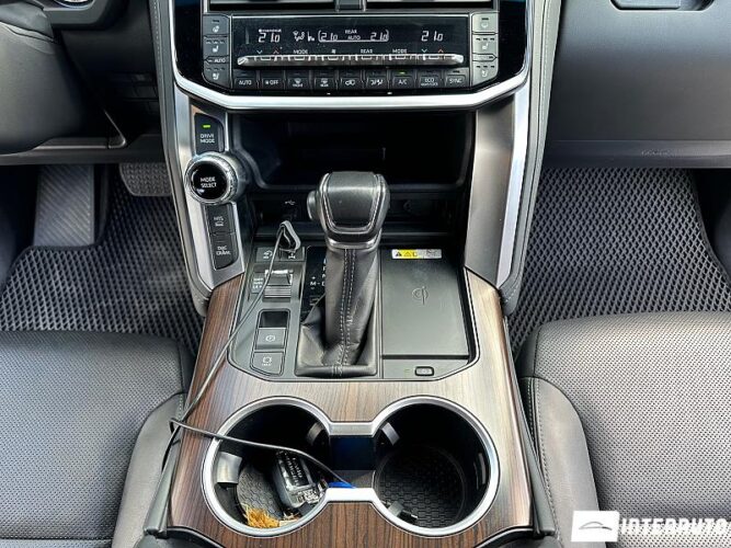 Toyota Land Cruiser 46 interauto-car