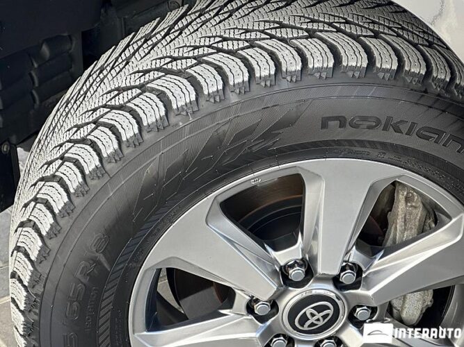 Toyota Land Cruiser 53 interauto-car