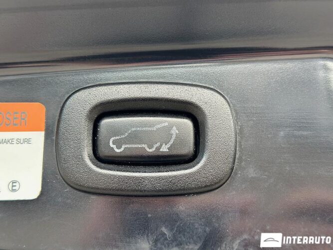 Mitsubishi Outlander 51 interauto-car