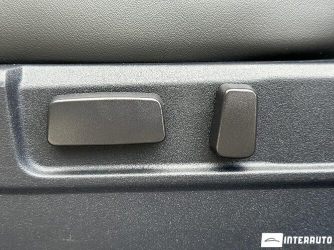 Mitsubishi Outlander 48 interauto-car