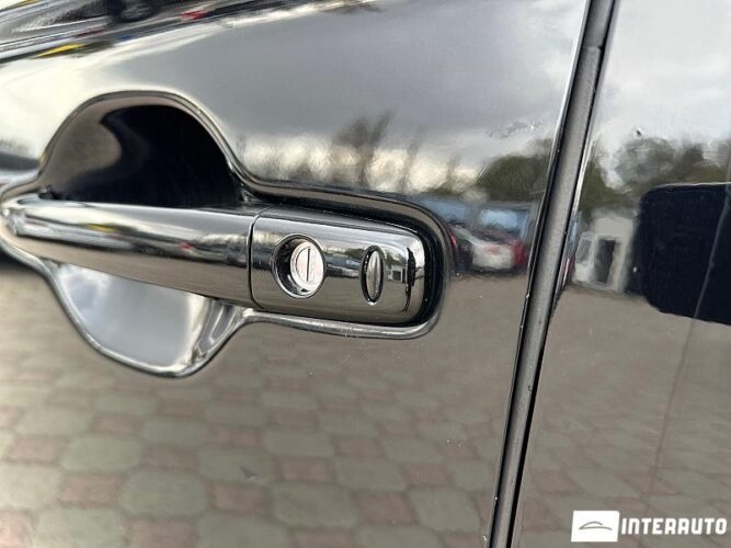 Mitsubishi Outlander 36 interauto-car