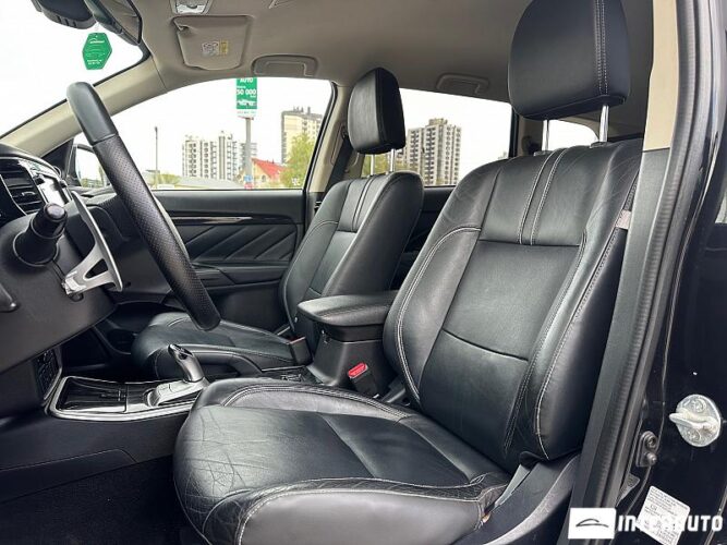 Mitsubishi Outlander 37 interauto-car