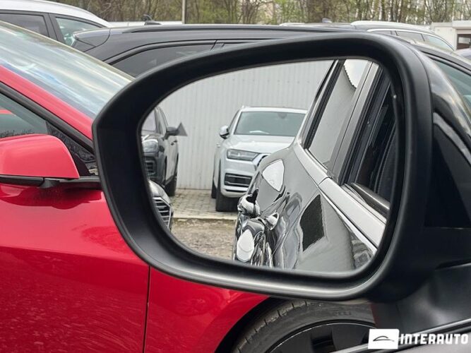 Nissan Rogue 36 interauto-car