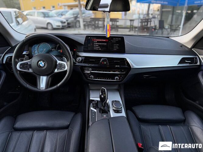 BMW 530e 45 interauto-car