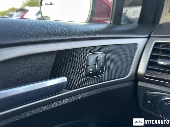 Ford Fusion 44 interauto-car