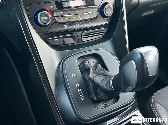 Ford Kuga 40 interauto-car