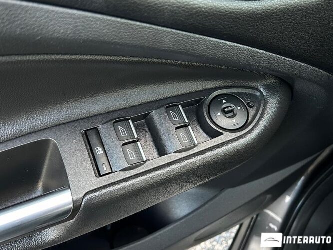 Ford Kuga 33 interauto-car