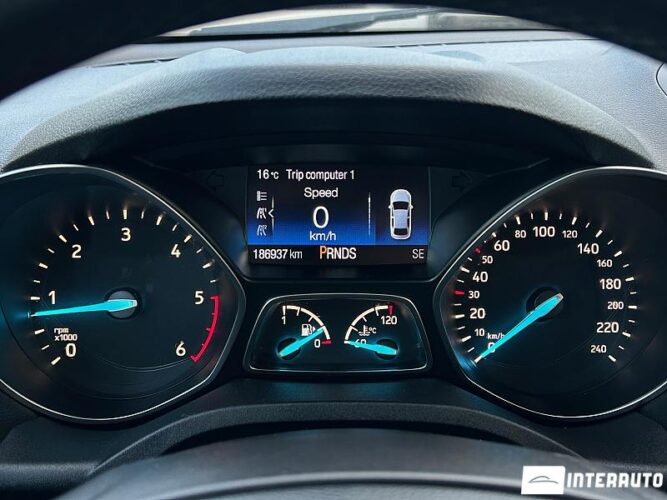 Ford Kuga 38 interauto-car