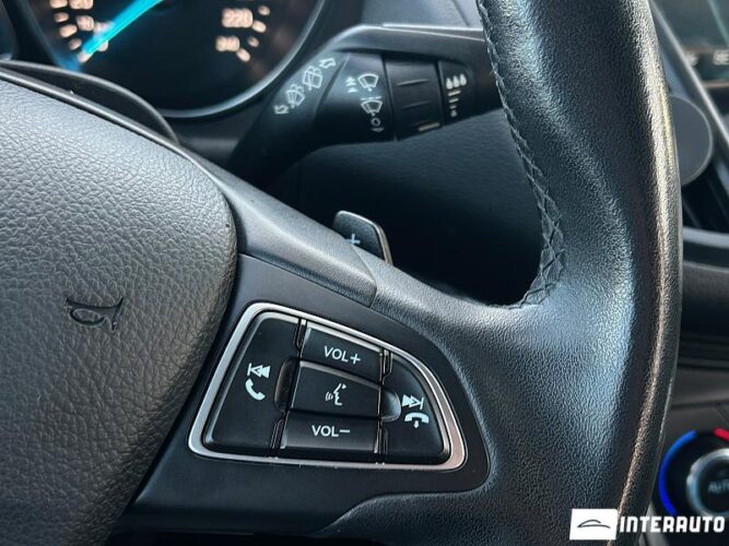 Ford Kuga 37 interauto-car