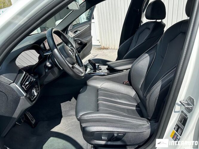 BMW 530e 38 interauto-car