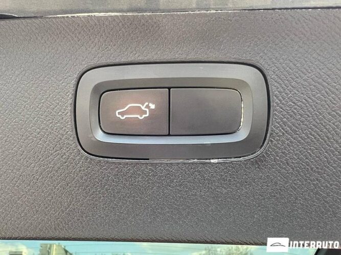 Volvo XC 90 48 interauto-car