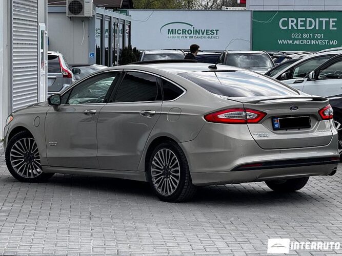 Ford Fusion 34 interauto-car