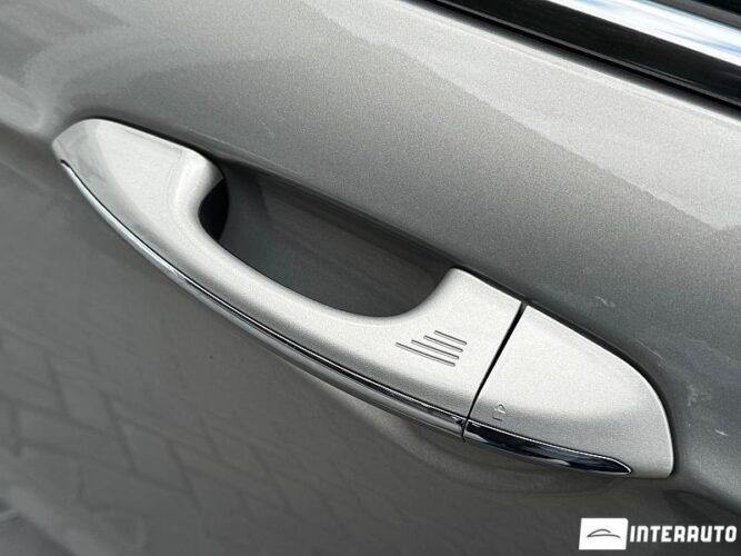 Ford Fusion 51 interauto-car