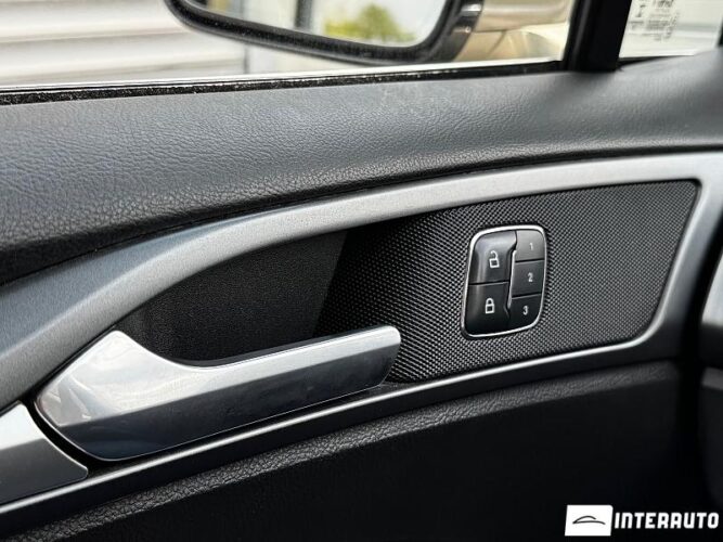 Ford Fusion 47 interauto-car