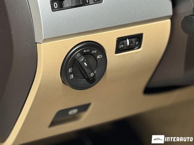 Volkswagen Touareg 37 interauto-car