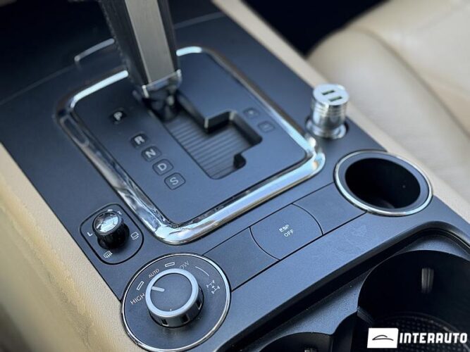 Volkswagen Touareg 42 interauto-car