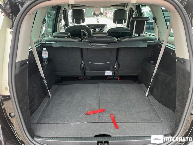 Renault Grand Scenic 53 interauto-car