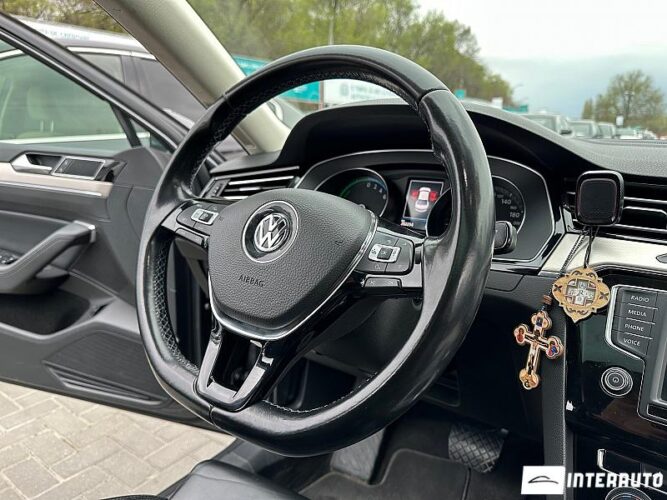 Volkswagen Passat GTE 34 interauto-car