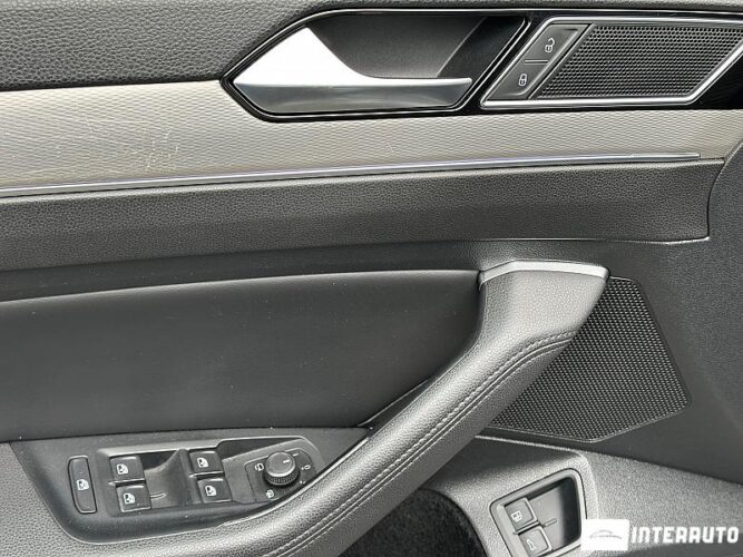 Volkswagen Passat GTE 43 interauto-car