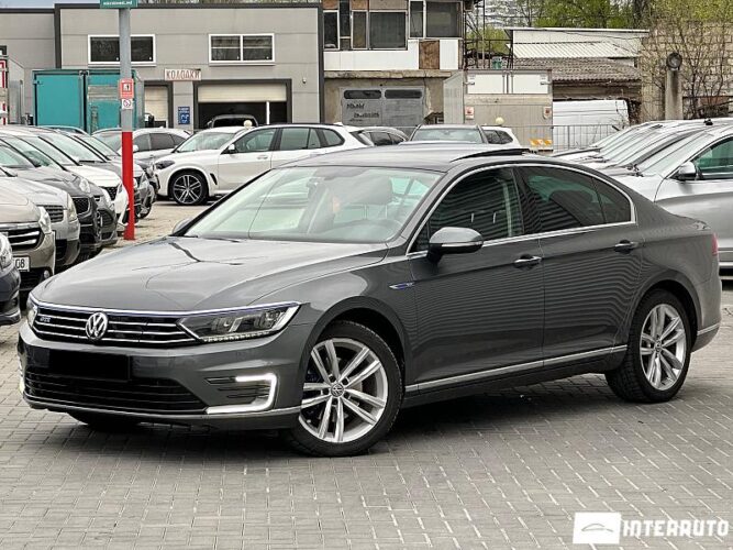 Volkswagen Passat GTE 30 interauto-car