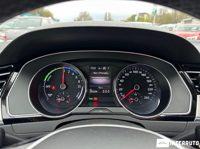 Volkswagen Passat GTE 38 interauto-car