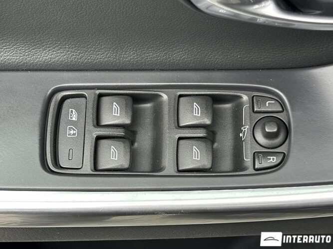 Volvo XC 60 49 interauto-car