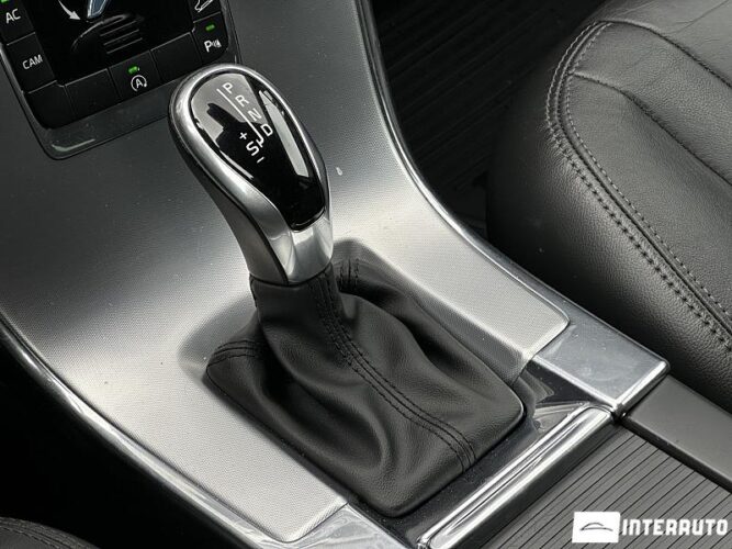 Volvo XC 60 44 interauto-car