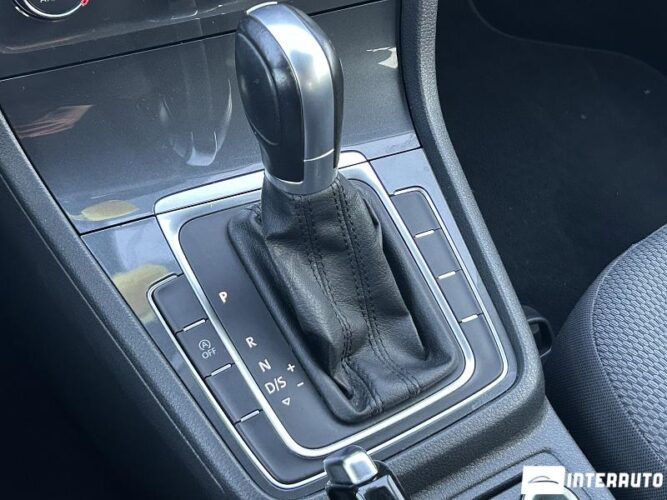 Volkswagen Golf 43 interauto-car